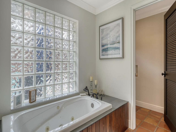 Lido Key Three Bedroom Vacation Home With Pool Walk To Beach